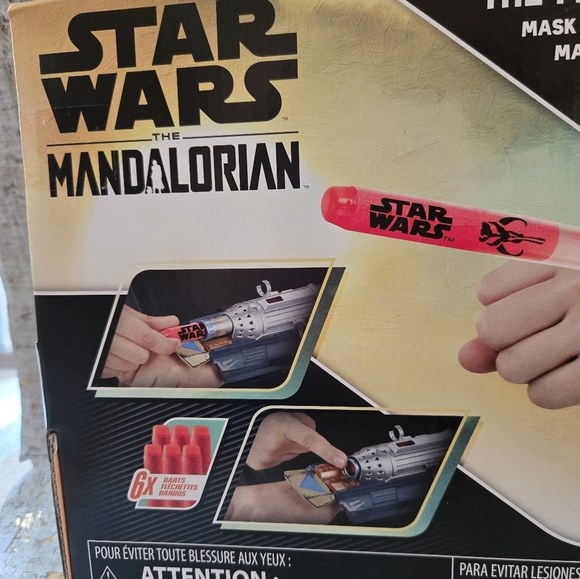 New Star Wars Madalorian Mask And Gauntlet Set Hasbro Disney Nerf - Picture 9 of 10